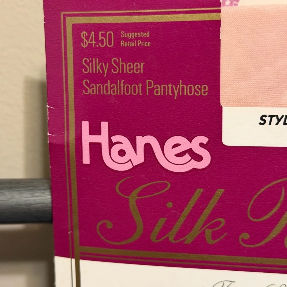 Vintage Hanes Silk Reflections Pantyhose Pink Mist AB Sandalfoot NOS 80s 90s